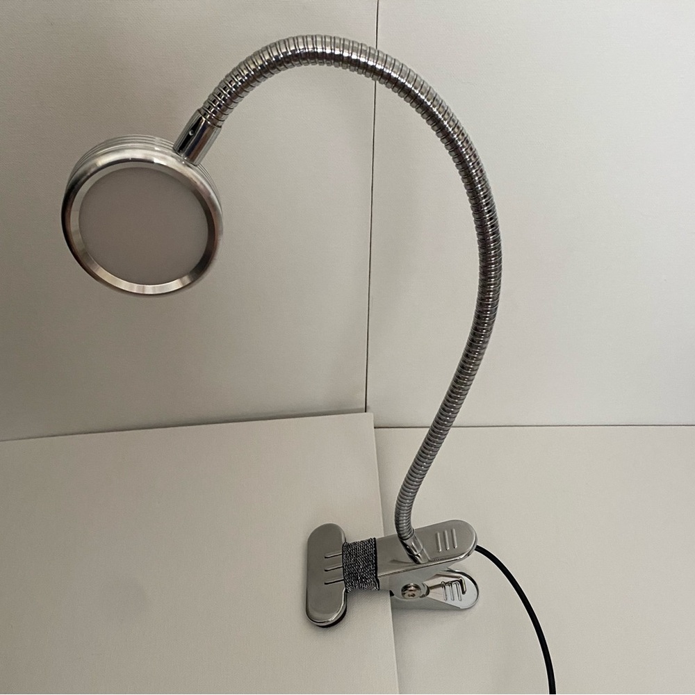 LEPOWER Clip on Light Lamp Silver